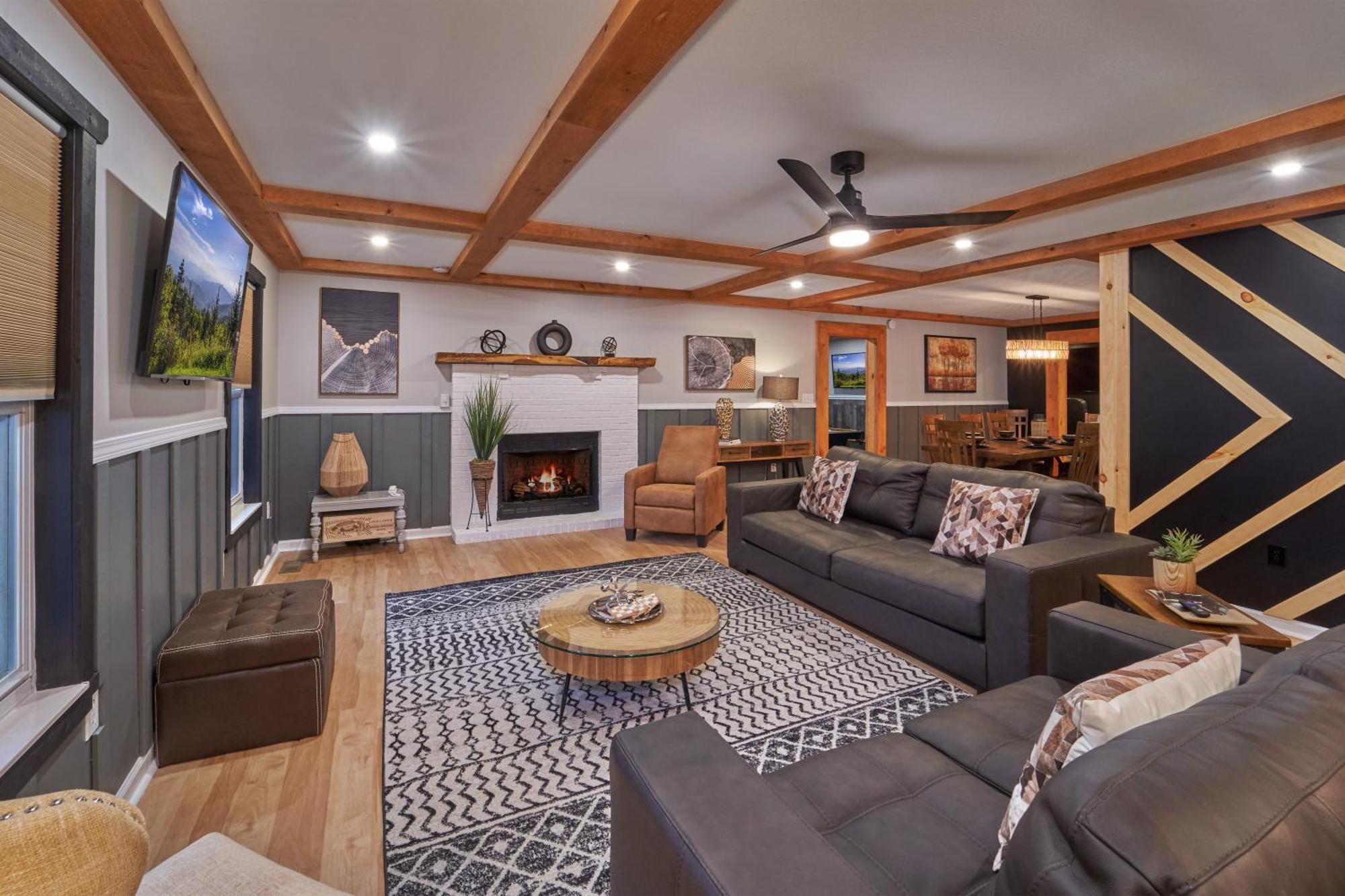 Entertainment Galore! Luxurious Property, Spectacular & Peaceful Setting, Great Location, Close To Major Attractions!! Pigeon Forge Exteriör bild