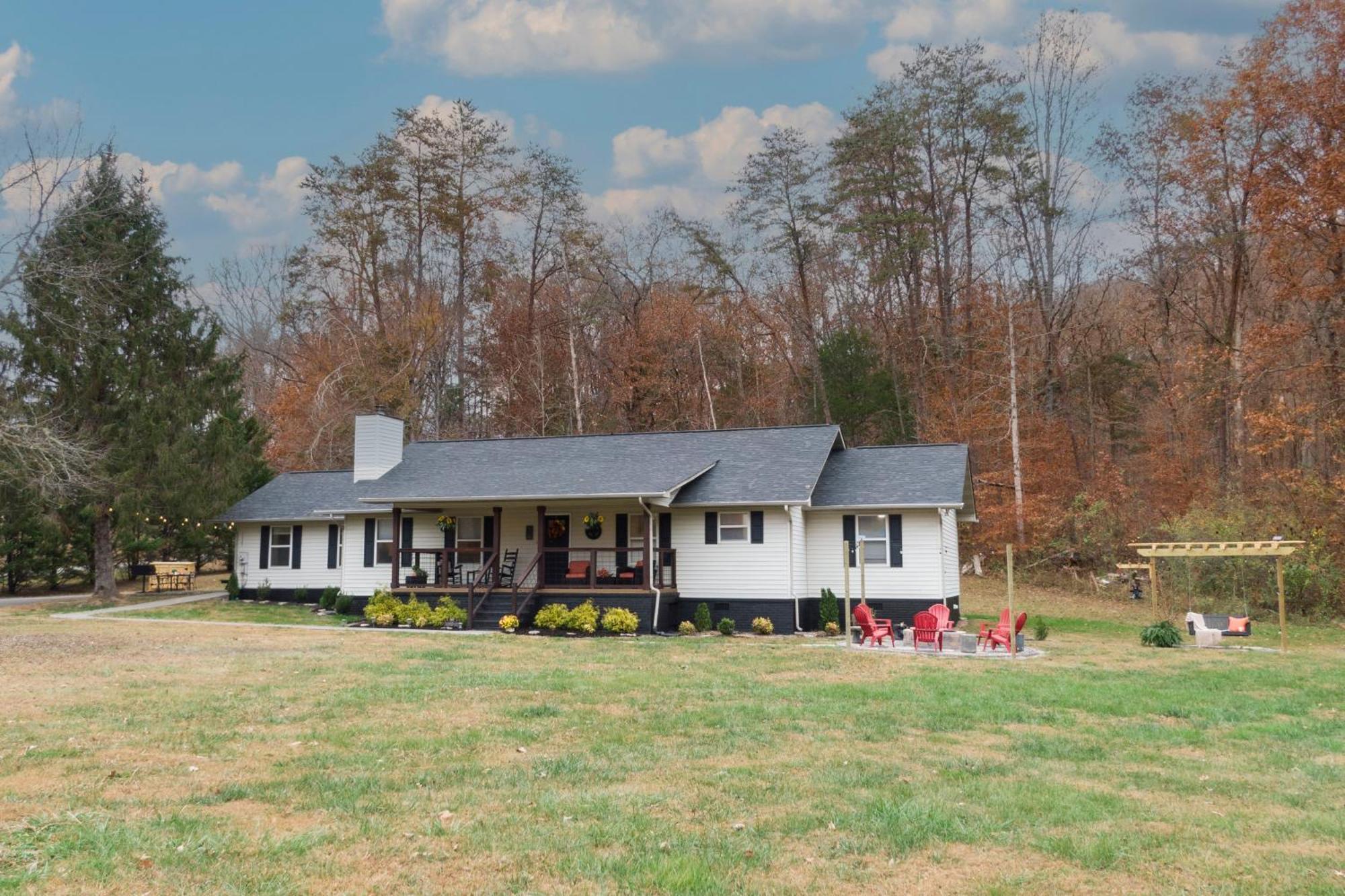 Entertainment Galore! Luxurious Property, Spectacular & Peaceful Setting, Great Location, Close To Major Attractions!! Pigeon Forge Exteriör bild