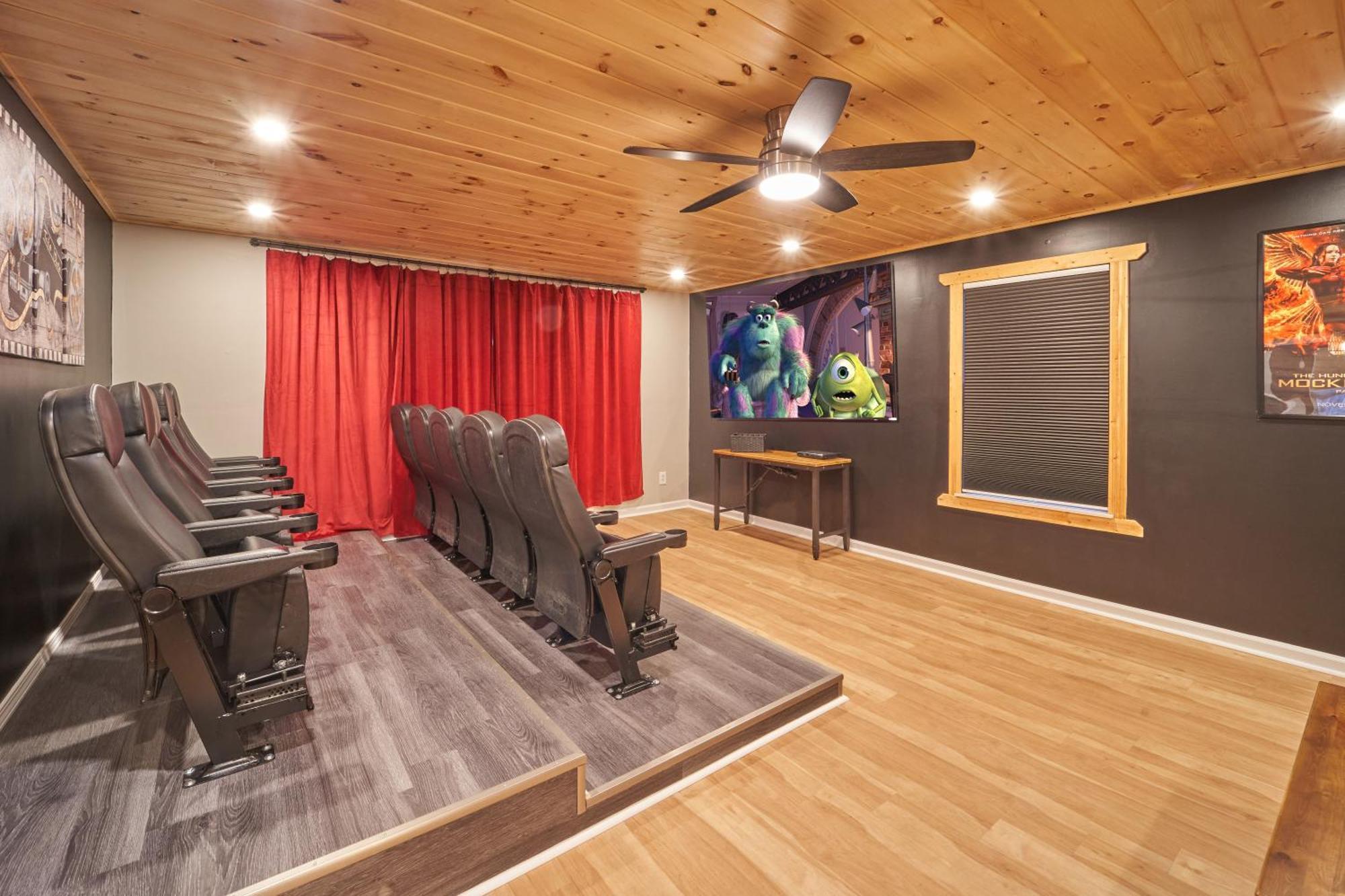 Entertainment Galore! Luxurious Property, Spectacular & Peaceful Setting, Great Location, Close To Major Attractions!! Pigeon Forge Exteriör bild