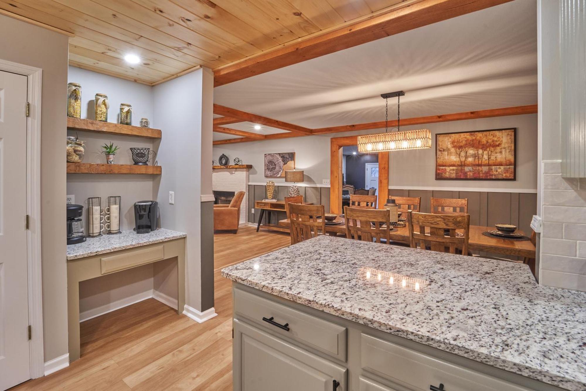 Entertainment Galore! Luxurious Property, Spectacular & Peaceful Setting, Great Location, Close To Major Attractions!! Pigeon Forge Exteriör bild