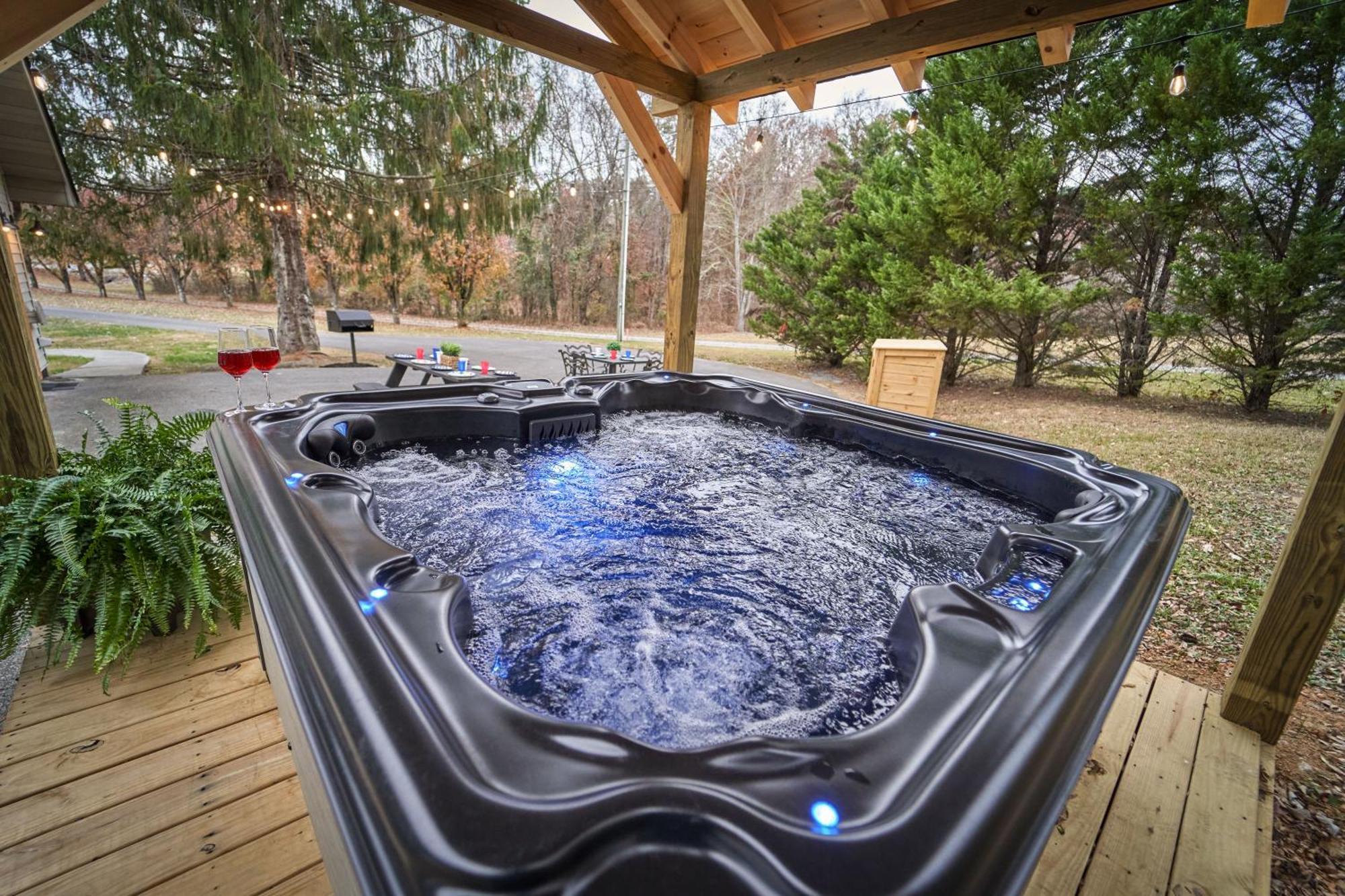 Entertainment Galore! Luxurious Property, Spectacular & Peaceful Setting, Great Location, Close To Major Attractions!! Pigeon Forge Exteriör bild